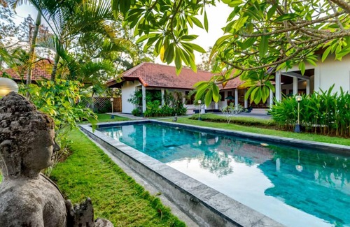Jimbaran Bay Villa | Private Pool Villa with Huge Garden!