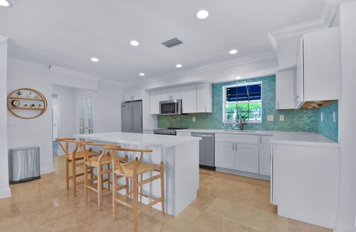 Boca Raton House | Private pool, walk to the beach!