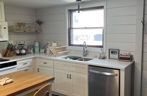 Riverside House | Private Property, Sleeps 8, North of St. Joseph