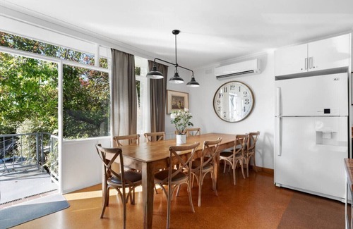 Highett House | Private quad guest suite w/free parking