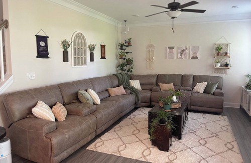 Garner House | Private queen bedroom, bathroom & spacious office – only 20 mins from DT Raleigh