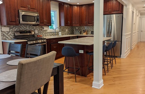 Addison House | Private & quiet 🌲 O'Hare 8mi ✈️ D/T Chicago 22mi 🏙️