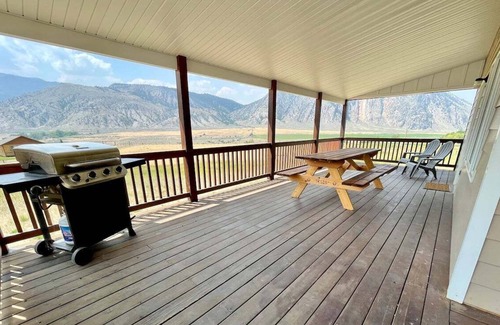 Gardiner Cabin | Private Ranch Property Minutes to Yellowstone NP