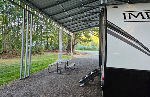 Buckley House | Private, relaxing space 5 min to Bonney Lake or Buckley. Family & pet-friendly!