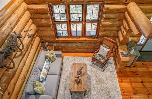Lyndhurst House | Private, relaxing waterfront log cabin