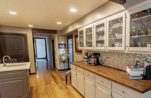 Rogue River House | Private Resort style nature retreat, with pool, pet-friendly