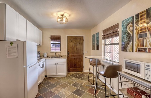 Centennial Hills Cottage | Private Retreat In Northwest Las Vegas For A Single Or Couplen