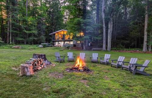 Cresco House | Private Retreat on 6 acres - 15 Mins to Camelback