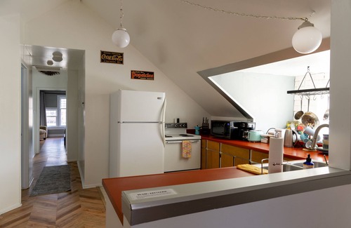 East Central Apartment | Private Retro Loft in Downtown SLC