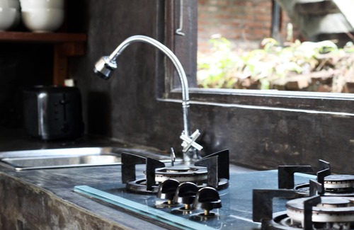 Kedewatan Villa | PRIVATE RM ENSUITE, SHARED VEGAN KITCHEN, SAUNA, ICE BATH, INFRARED INCLUDED