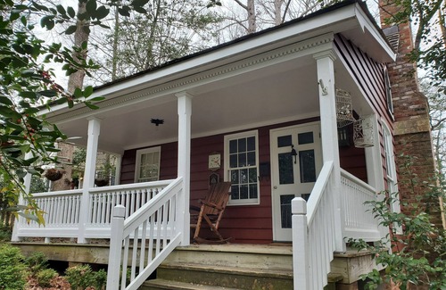 North Chesterfield House | Private Romantic Bungalow for Artists & Writers, 7 Mins to Downtown Richmond,