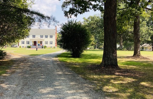 Lawrenceville Cottage | 🐎~Private Romantic Cottage #FarmStay-BabyGoats~🐎