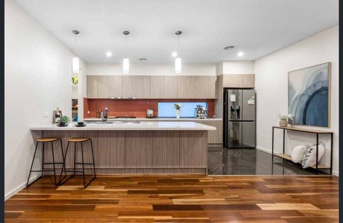 Burwood Resort | Private room ∙ 1 guest