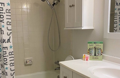Bee Cave Woods House | Private Room/15 mins To downtown/5 mins To Zilker Park