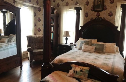 Carrollton Resort | Private room ∙ 2 guests