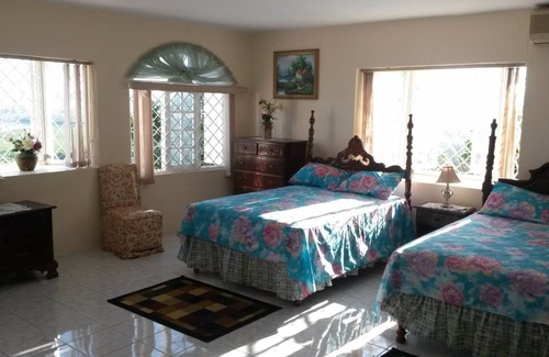 Reading Resort | Private room ∙ 4 guests