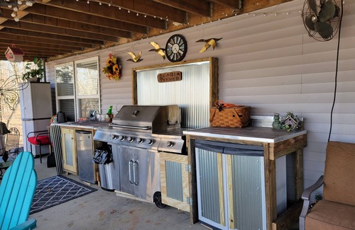 Chariton County Apartment | Private Room and Living Room on Beautiful Lakefront Getaway