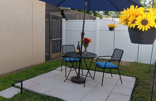 Tarpon Springs House | Private room and bathroom in beautiful Tarpon Spring only minutes to beaches!