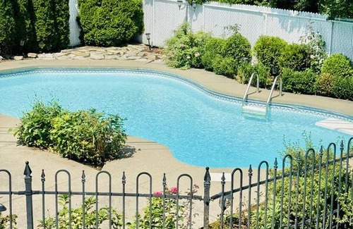 Pointe Claire Resort | Private room ∙ 1 guest