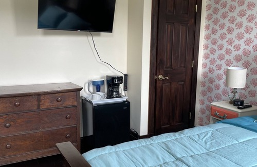 West Creek Bed & Breakfast | Private Room close to LBI Long Beach Island West Creek Tuckerton Wedding Venues