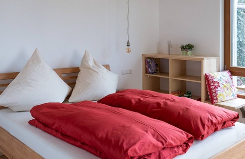 Bermatingen Apartment | Private room Haus Lebherz - Double room Bett & Blume Haus Lebherz, shower/WC, 20 sqm, ground floor