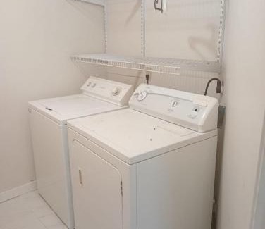 Surrey Newton House | Private Room in a Great Location at King George Boulevard, Surrey- Walk to Restaurants, Shopping, Transit KG1