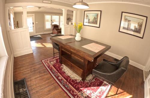 Indianapolis House | Private Room in an Elegant Home- Convenient to Downtown Indianapolis