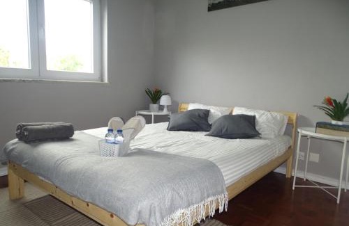 Almoinha House | Private Room in Family Home with Pool