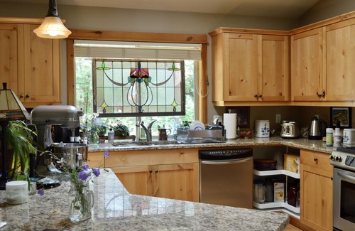 Southwest Bend House | Private Room in shared home next to the Deschutes River Trail