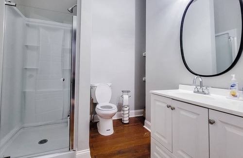Eastman Cottage | Private Room inside The Cottage on 5th downtown Eastman