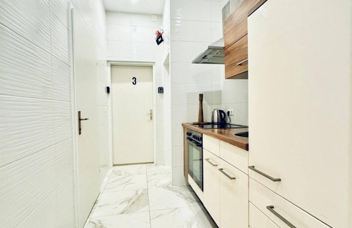 Liesing Apartment | Private Room; Just 11 Min Walk to Atzgersdorf Park