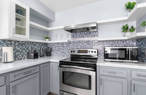 Tempe Apartment | PRIVATE Room, Private Bath, Walk to ASU & Mill