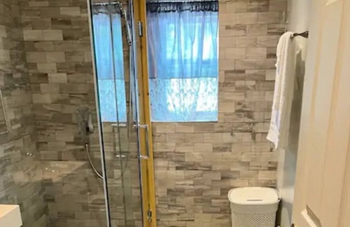 Mott Haven Apartment | Private room with King Size / Twin bed in the Bronx