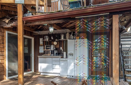 Southeast Eugene Cabin | ☯ Private Roundhouse … Enchanting! (Not in a Box!)
