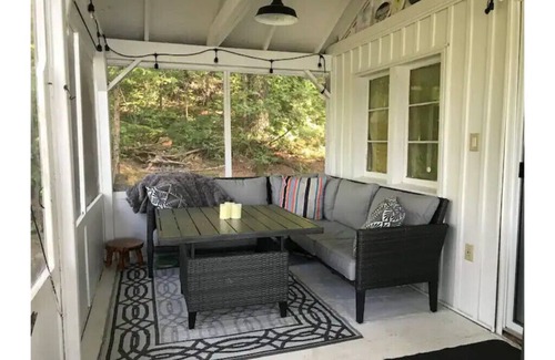 Arden Cottage | Private Rustic Lakefront Cabin