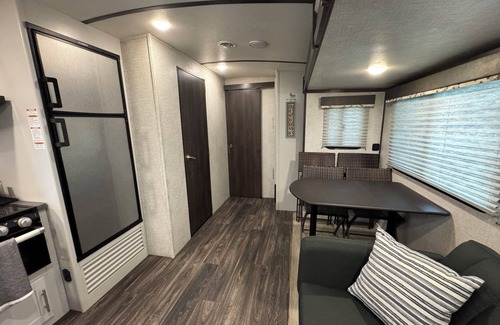 Squaw Valley House | Private RV - WiFi, AC, Smart Fire TV - Near Sequoia & Kings Canyon NP - Sleeps 5