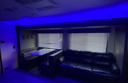 Skidmore RV Rental | Private RV with free parking