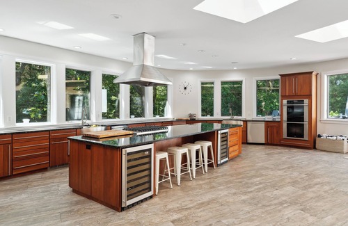 North Haven House | Private Sag Harbor estate on expansive property with sprawling manicured lawns