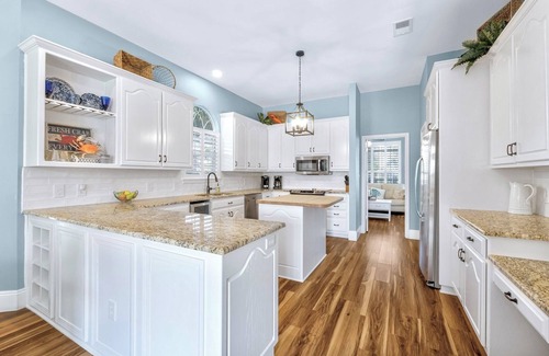 Villages of Crystal Beach House | Private Saltwater Pool - 3 Min Walk to Beach - Crystal Beach - Sleeps 10!