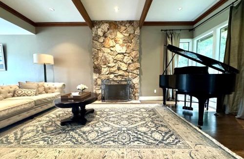 Northwest Bellevue House | Private Sanctuary in the City