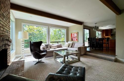 Northwest Bellevue House | Private Sanctuary in the City