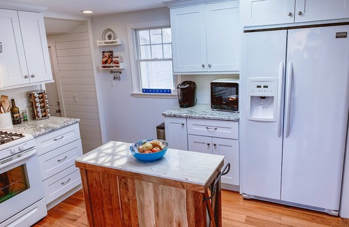 Hyannis House | ✸Private Sandy Beach✸ Nantucket Sound-2 Min Walk! Kayak & SUP, Near Harbor &Town