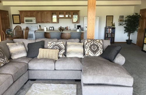 Harrison House | Private, secluded. Located at the Gateway to the North in Harrison, Michigan.