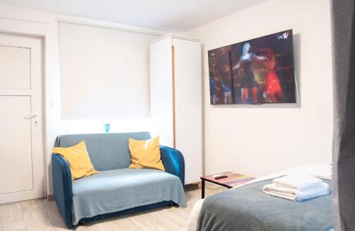 Sesvete Apartment | Private Secluded Studio