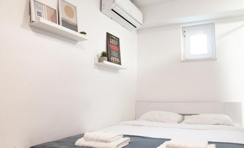 Sesvete Apartment | Private Secluded Studio