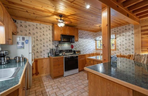 Kings Beach House | Private, Ski & Golf, Close to 4 Ski Areas, Allergy friendly, No pets please