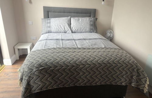 Cavan Apartment | Private Small Detached Room with Bathroom