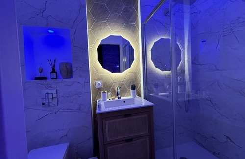 Faubourg North Apartment | Private Spa flat in the heart of Dijon