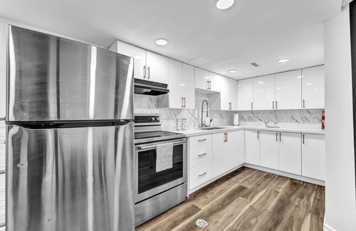 Hamilton House | Private & Spacious 6BR Home ~ Hamilton ~ Comfort