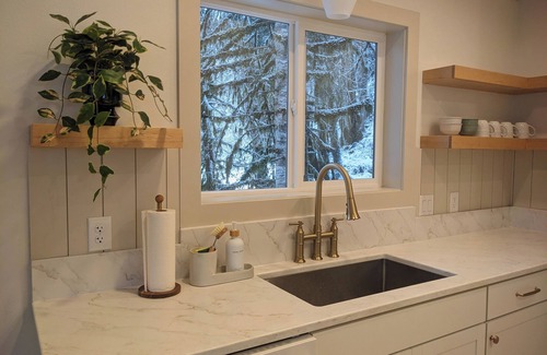 Rhododendron House | Private, Spacious Modern Mountain Getaway in Rhododendron, OR